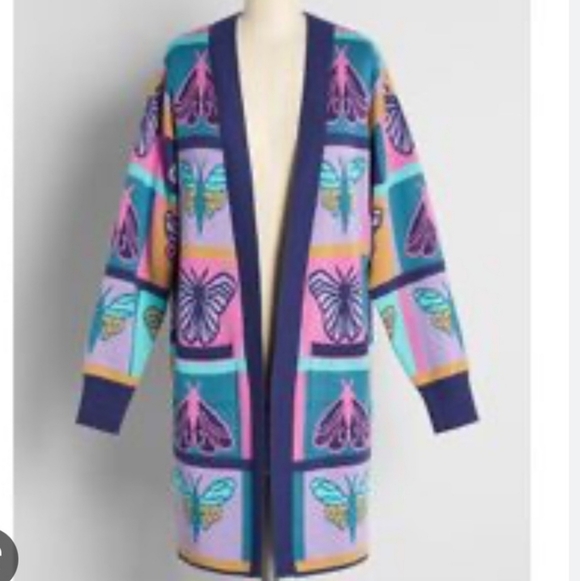 🦋 Long Open Front Intarsia Moth/Butterfly Sweater - Picture 2 of 10